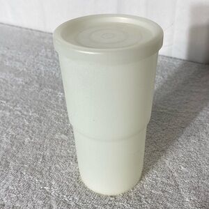 5/$35 Vintage Tupperware White Thirst Quake Tumbler W Lid 2pc